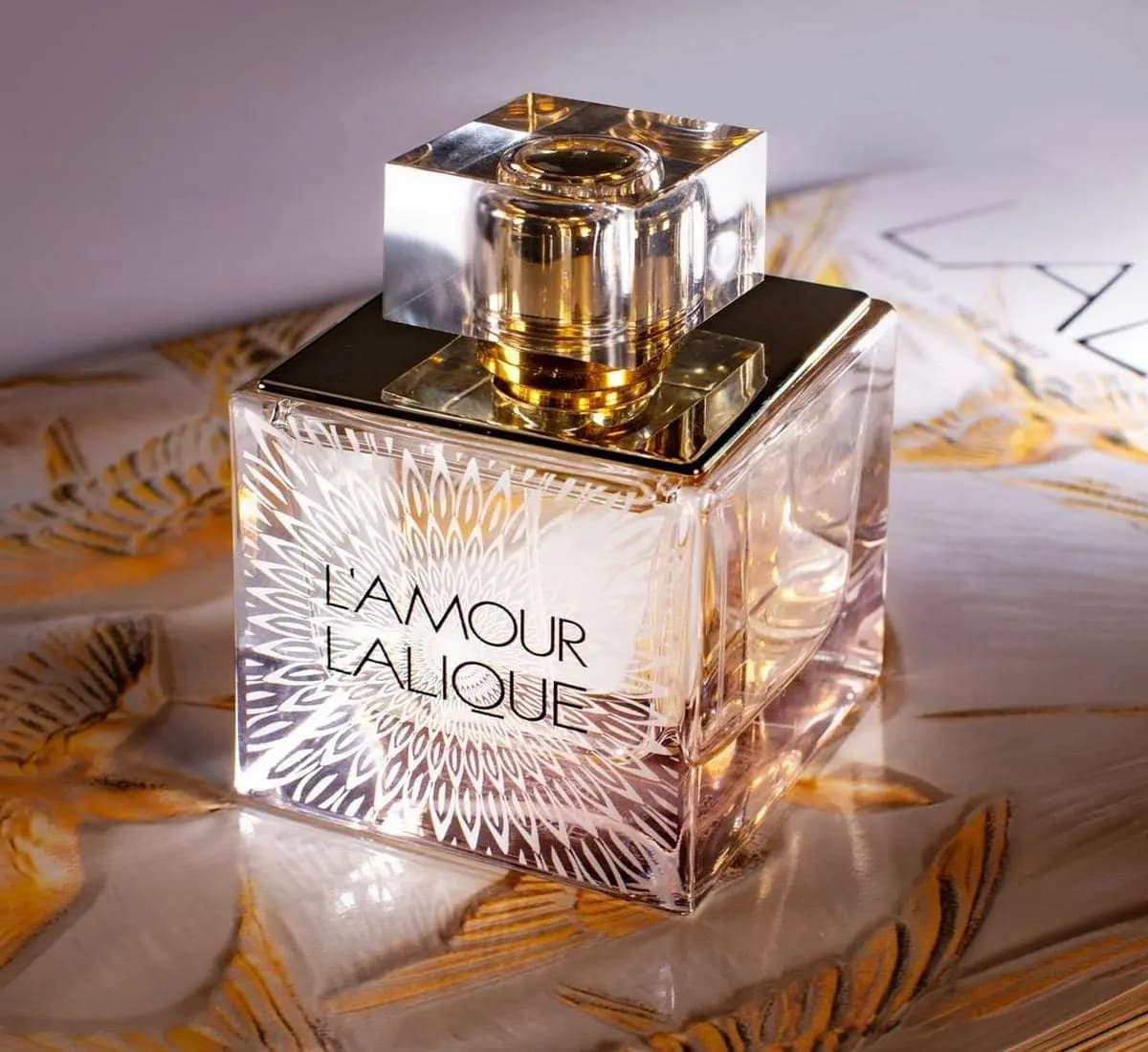 بهترین عطر های زنانه از برند لالیک